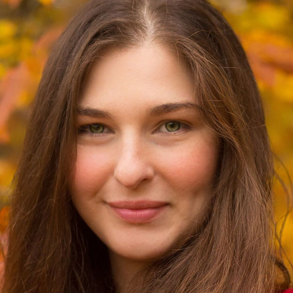 Meet your Posher, Cassandra